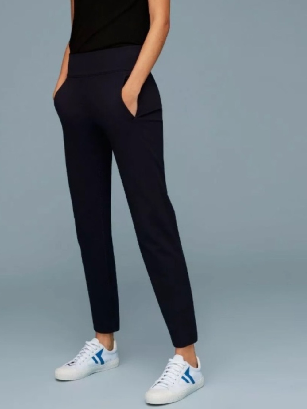 ARITZIA The Group BABATON Lupita Pants Size Small Black Athleisure Office